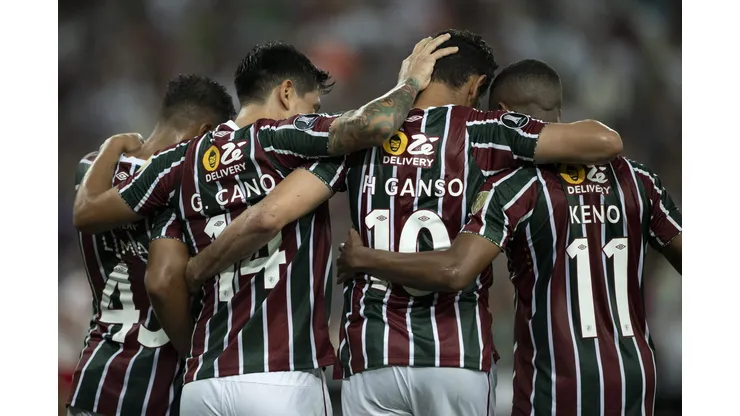 RJ - RIO DE JANEIRO - 16/05/2024 - COPA LIBERTADORES 2024, FLUMINENSE X CERRO PORTENO - Paulo Henrique Ganso jogador do Fluminense comemora seu gol com jogadores do seu time durante partida contra o Cerro Porteno no estadio Maracana pelo campeonato Copa Libertadores 2024. Foto: Jorge Rodrigues/AGIF