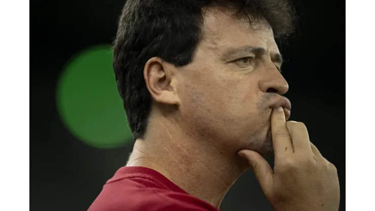 Fernando Diniz pensa em melhorar o jeito de jogar do Flu.