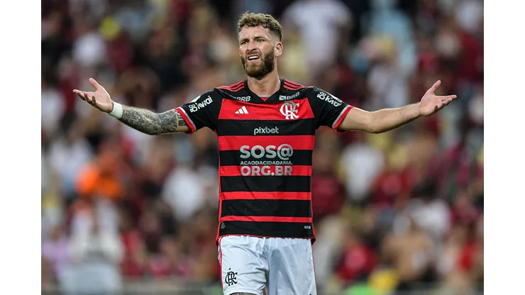 Léo Pereira tem lesão na coxa