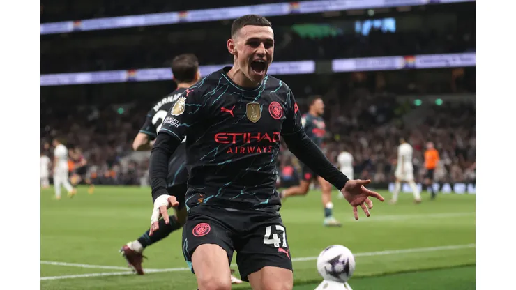 Foden, jogadoredo Manchester City, comemorando. (Foto de Julian Finney/Getty Images)