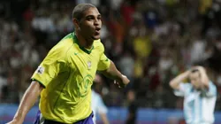 Adriano Imperador comemorando gol contra Argentina na final da Copa das Confederações de 2005 (Foto: Ben Radford/Getty Images)