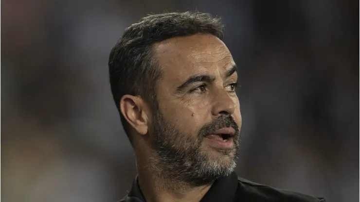 Artur Jorge vive bom momento pelo Botafogo. Foto: Jorge Rodrigues/AGIF