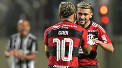Novo camisa 10 do Flamengo será Arrascaeta ou De La Cruz