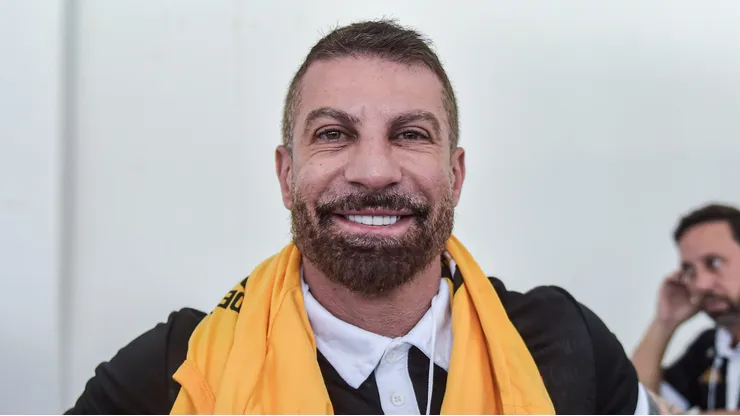 RJ - RIO DE JANEIRO - 11/11/2023 - VASCO, ELEICAO PARA PRESIDENTE - Pedrinho, candidato da chapa Sempre Vasco, durante a eleicao a qual elege o Presidente do Vasco da Gama para o Trienio 2024 a 2026, realizada na Sede do Calabouco, centro do Rio de janeiro. Foto: Thiago Ribeiro/AGIF