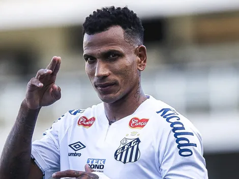 Otero cai de produção e é bancado por Carille no Santos