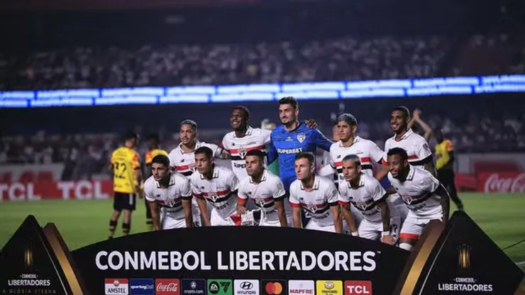 Foto: Ettore Chiereguini/AGIF - São Paulo empata com o Barcelona de Guayaquil nesta quinta-feira (16) pela Copa Libertadores