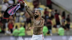 RJ - RIO DE JANEIRO - 07/02/2024 - CARIOCA 2024, FLAMENGO X BOTAFOGO - Gabigol jogador do Flamengo comemora vitoria ao final da partida contra o Botafogo no estadio Maracana pelo campeonato Carioca 2024. Foto: Thiago Ribeiro/AGIF