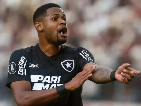 Torcedores do Botafogo se revoltam após pênalti não marcado