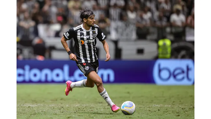 Gustavo Scarpa tem retorno trabalhado pelo Atlético-MG.