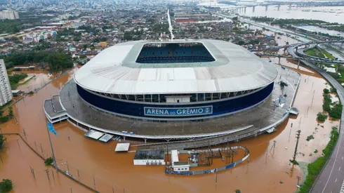 Arena do Grêmio foi uma das inúmeras áreas de Porto Alegre atingidas pelas enchentes - Foto: Ramiro Sanchez/Getty Images