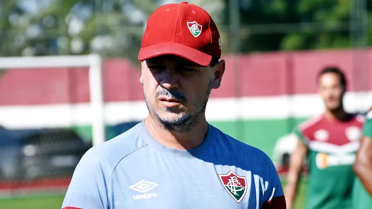 Fernando Diniz vem sendo aprontando como o principal responsável do desempenho abaixo do Fluminense pelos torcedores