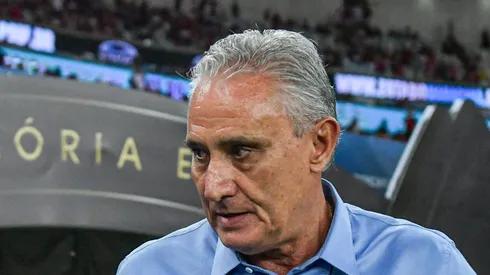 Tite durante partida contra o Palestino pela Copa Libertadores. Técnico ganha apoio das organizadas.