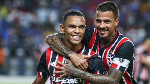 Titular contra o Fluminense, Juan volta para o banco de reservas do SPFC contra o Barcelona