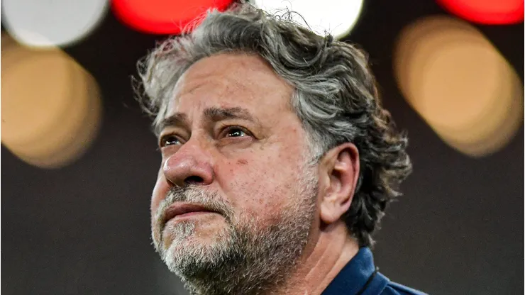 Julio Casares antes da partida contra o Flamengo. Dirigente quer a continuidade da Série A.