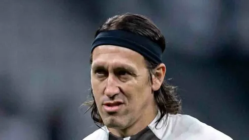 Cássio antes da partida contra o Argentinos Juniors. Goleiro deseja atuar no Cabuloso.