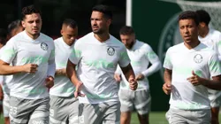 Marcos Rocha (à direita) vai começar o jogo no banco de reservas contra o Independiente Del Valle