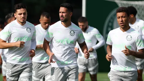 Marcos Rocha (à direita) vai começar o jogo no banco de reservas contra o Independiente Del Valle