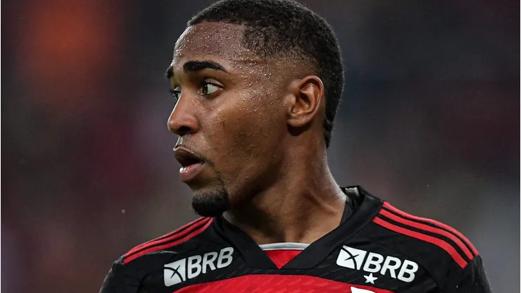 Lorran com a camisa do Flamengo, deve ficar no banco contra o Bolívar