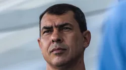 Fábio Carille antes da partida contra o Paysandu. Técnico decide 'derrubar' zagueiro para a base.