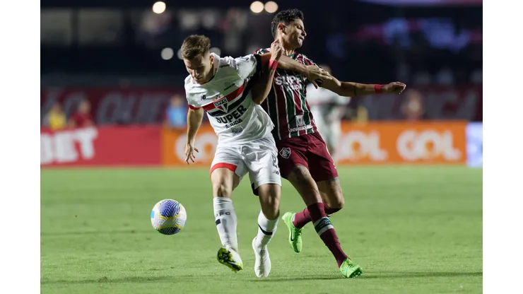 Galoppo e Diogo Barbosa durante partida entre São Paulo e Fluminense.