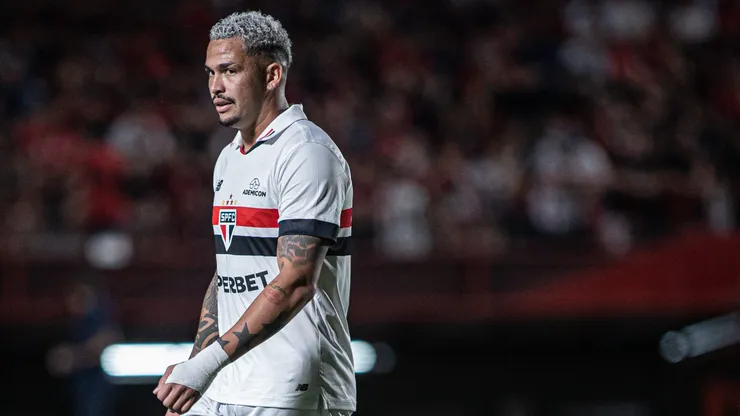 Atacante se envolveu em confusão com o treinador que já trabalhou junto