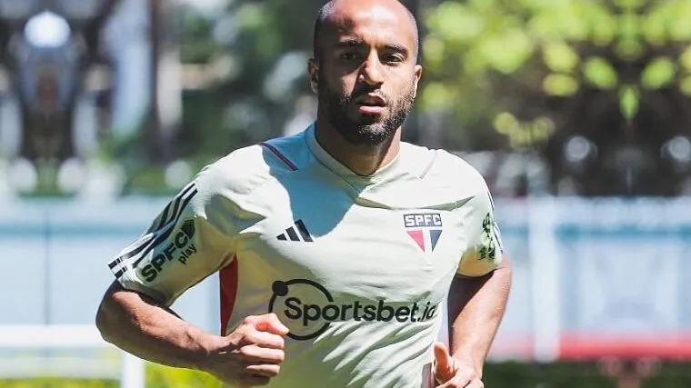 Foto: Rubens Chiri/São Paulo - Lucas Moura em ação pelo São Paulo