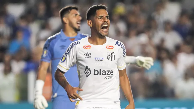 Aderlan começou a temporada entre os titulares de Carille
