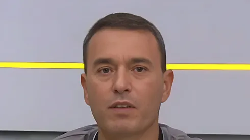 André Rizek durante o programa Seleção SporTV. Jornalista opina sobre a arbitragem. Foto: Reprodução/ Youtube GE.