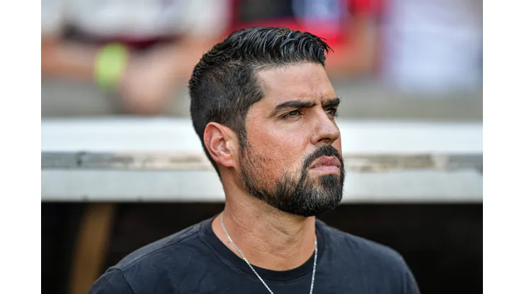 António Oliveira no comando do Corinthians, tem aval ainda de Augusto Melo