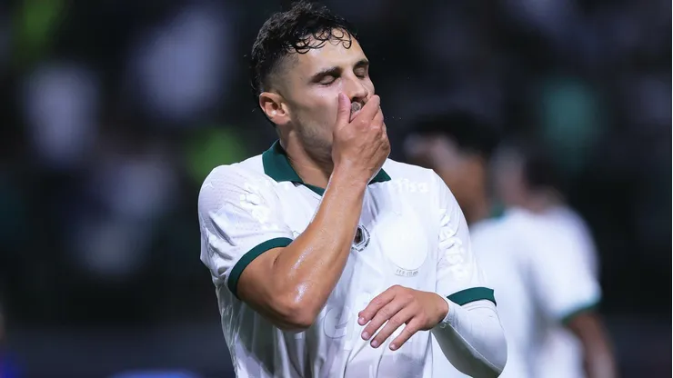 Raphael Veiga em partida do Campeonato Paulista