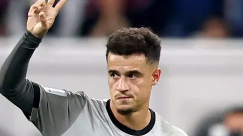 Philippe Coutinho comemora gol pelo Al-Duhail. Meia interessa ao Cruz-Maltino.