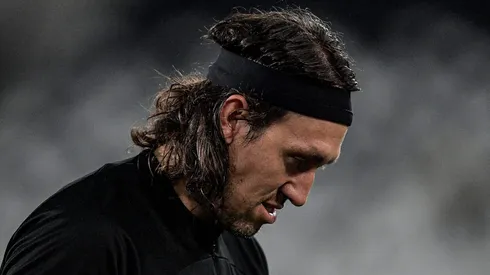 Cássio durante aquecimento em partida entre Botafogo e Corinthians, no Estádio Nílton Santos, pelo Campeonato Brasileiro de 2023, no dia 11/05.