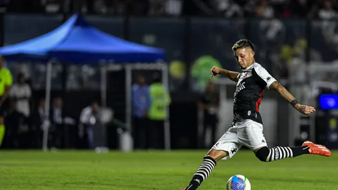 Adson se machucou diante do Vitória neste domingo.