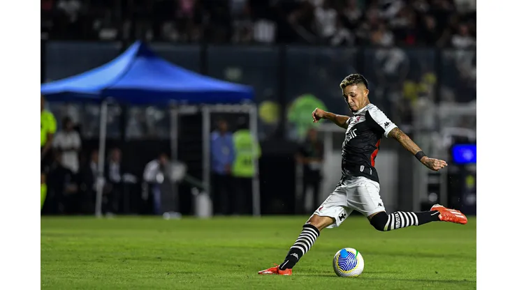 Adson se machucou diante do Vitória neste domingo.