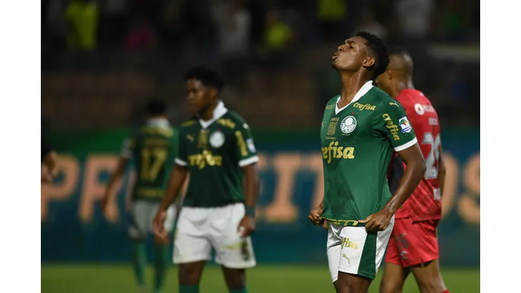 Luis Guilherme jogador do Palmeiras lamenta durante partida contra o Athletico-PR. Foto: Anderson Romao/AGIF