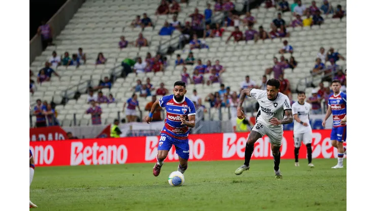 Felipe Jonatan jogador do Fortaleza durante partida contra o Botafogo. Foto: Baggio Rodrigues/AGIF