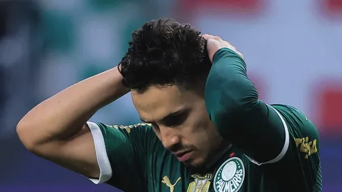 Raphael Veiga durante partida contra o Flamengo. Meia perde pênalti pelo BR.