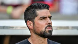 António Oliveira, técnico do Corinthians, durante partida contra o Flamengo no estádio Maracanã pelo campeonato Brasileirão Série A