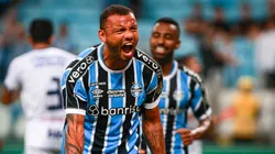 JP Galvão comemorando em partida valida pelo Campeonato Gaúcho