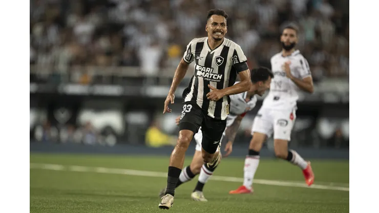 Eduardo luta contra o tempo para voltar diante do Universitario.