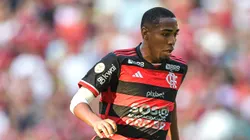 Meio-campista agradou a todos durante a partida com o Corinthians
