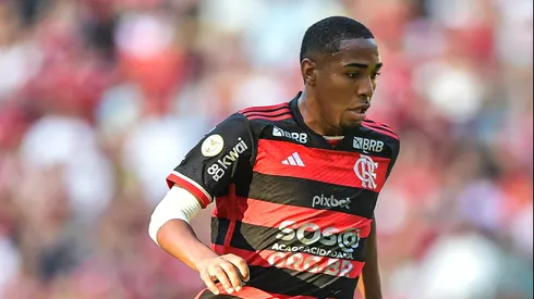 Meio-campista agradou a todos durante a partida com o Corinthians