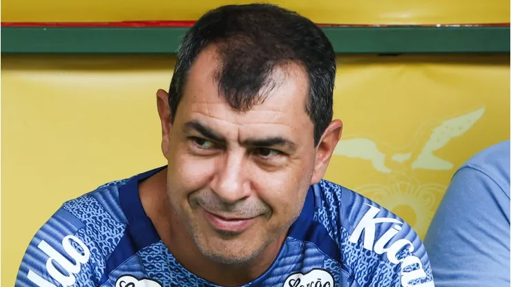 Santos de Carille foi derrotado pela primeira vez na Série B. Foto: Antonio Pereira/AGIF