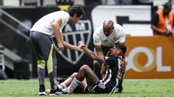 Momento em que o jogador sente a contusão no joelho