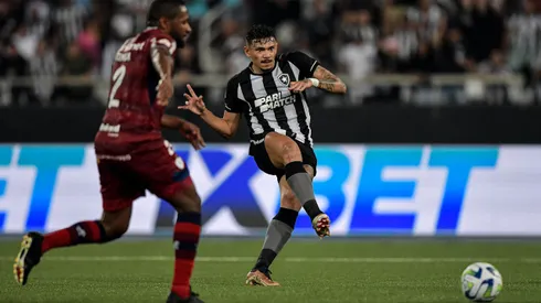 Tiquinho Soares jogador do Botafogo durante partida contra o Fortaleza. Foto: Thiago Ribeiro/AGIF