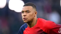 Mbappé durante o aquecimento do último jogo do PSG. Foto: Matthias Hangst/Getty Images