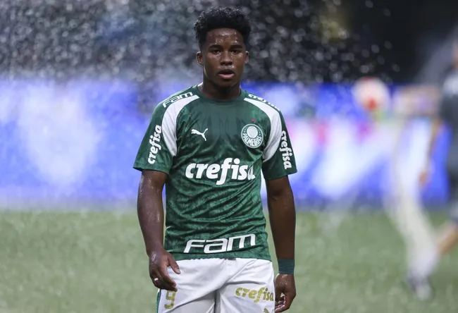 Endrick, do Palmeiras, foi convocado (Foto de Alexandre Schneider/Getty Images)