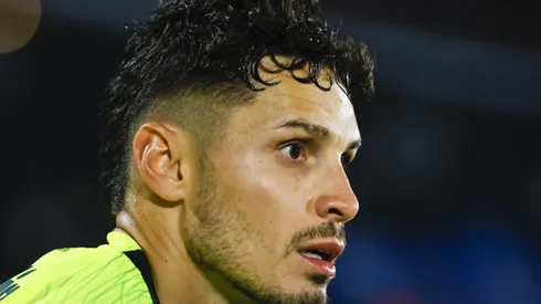 Raphael Veiga no jogo entre Palmeiras e Liverpool. Foto: Ernesto Ryan/Getty Images.
