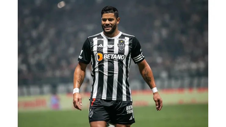 Hulk foi eleito como melhor chute do mundo para ex-jogador