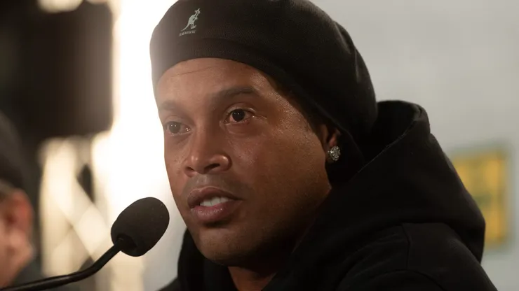 MG - Belo Horizonte - 21/05/2019 - Ronaldinho Gaucho homenageado no Mineirao - Atleta foi eternizado na calcada do Museu do Futebol, que contou ainda com uma exposicao de quadros produzidos pelo artista Camaleao em sua homenagem Foto: Marcelo Alvarenga/AGIF